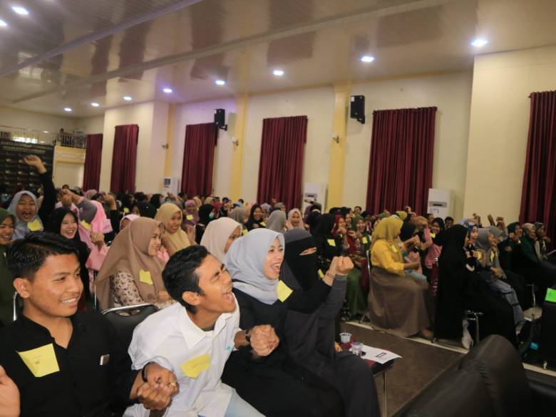 Hadir Di Langsa, Karya Inspirasi Indonesia Bakar Semangat Belajar Bahasa Inggris